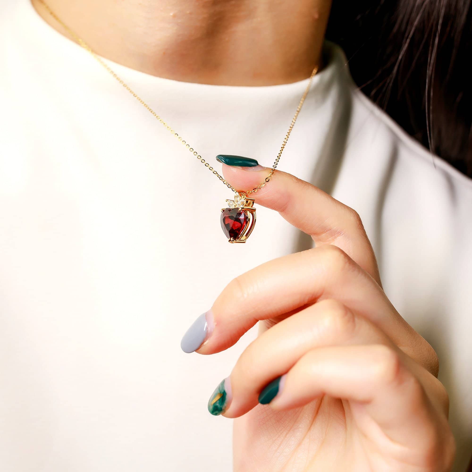 18K SOLID GOLD GARNET AND DIAMOND NECKLACE - Melbourne, Australia