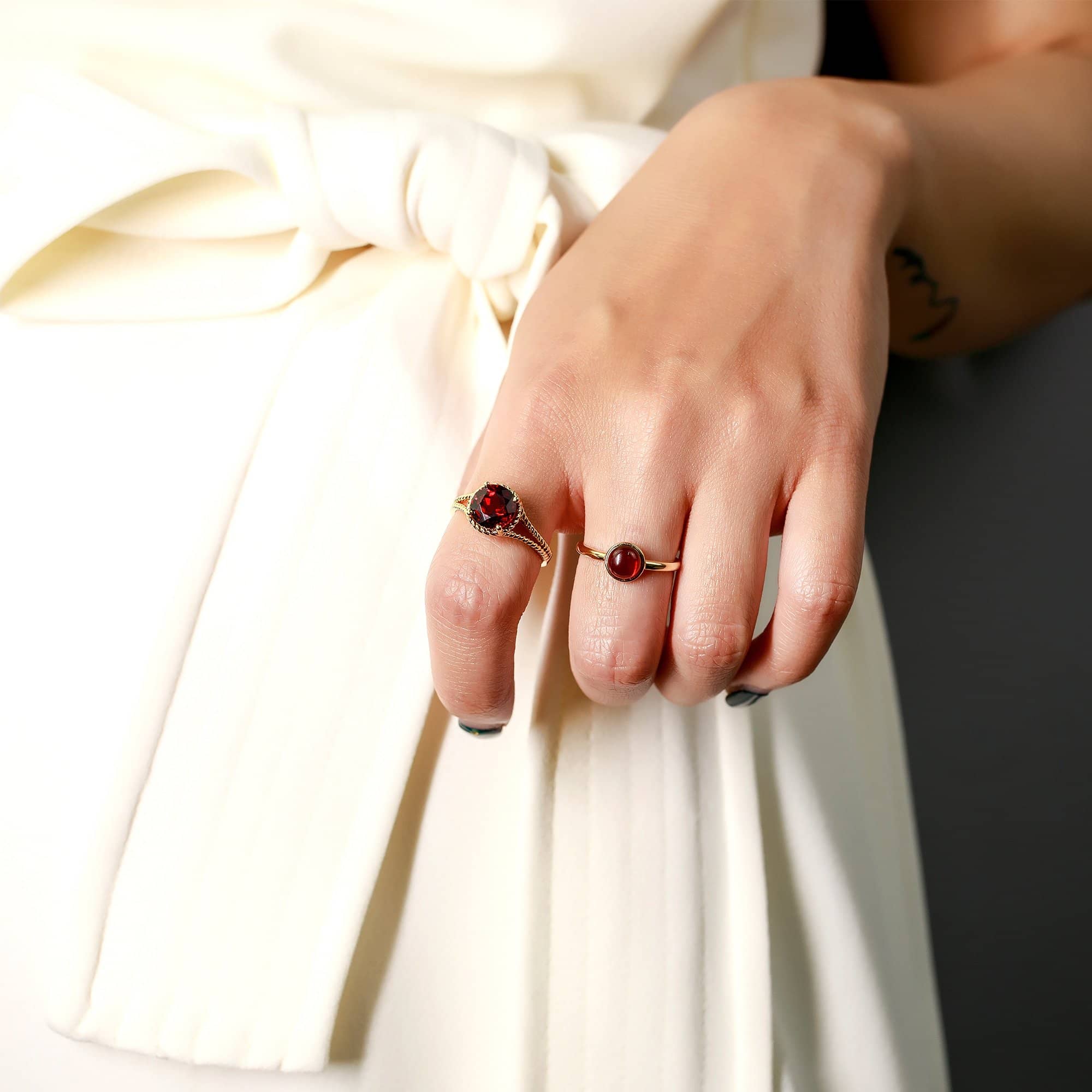 18K SOLID GOLD GARNET STATEMENT RING - Melbourne Australia