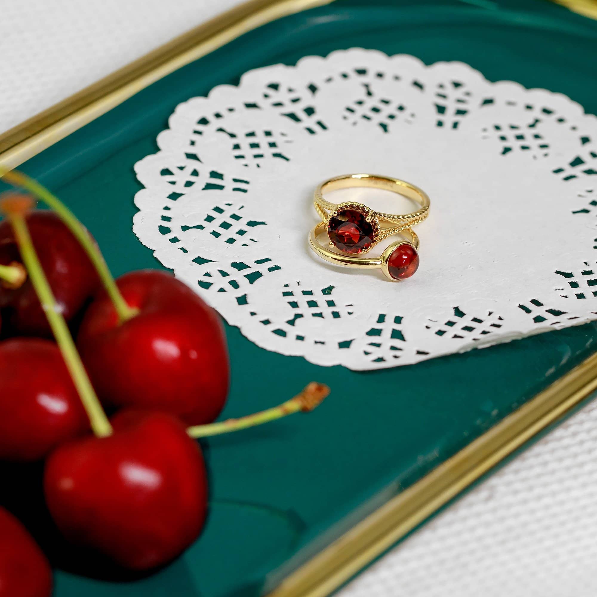 18K SOLID GOLD GARNET STATEMENT RING - Melbourne Australia