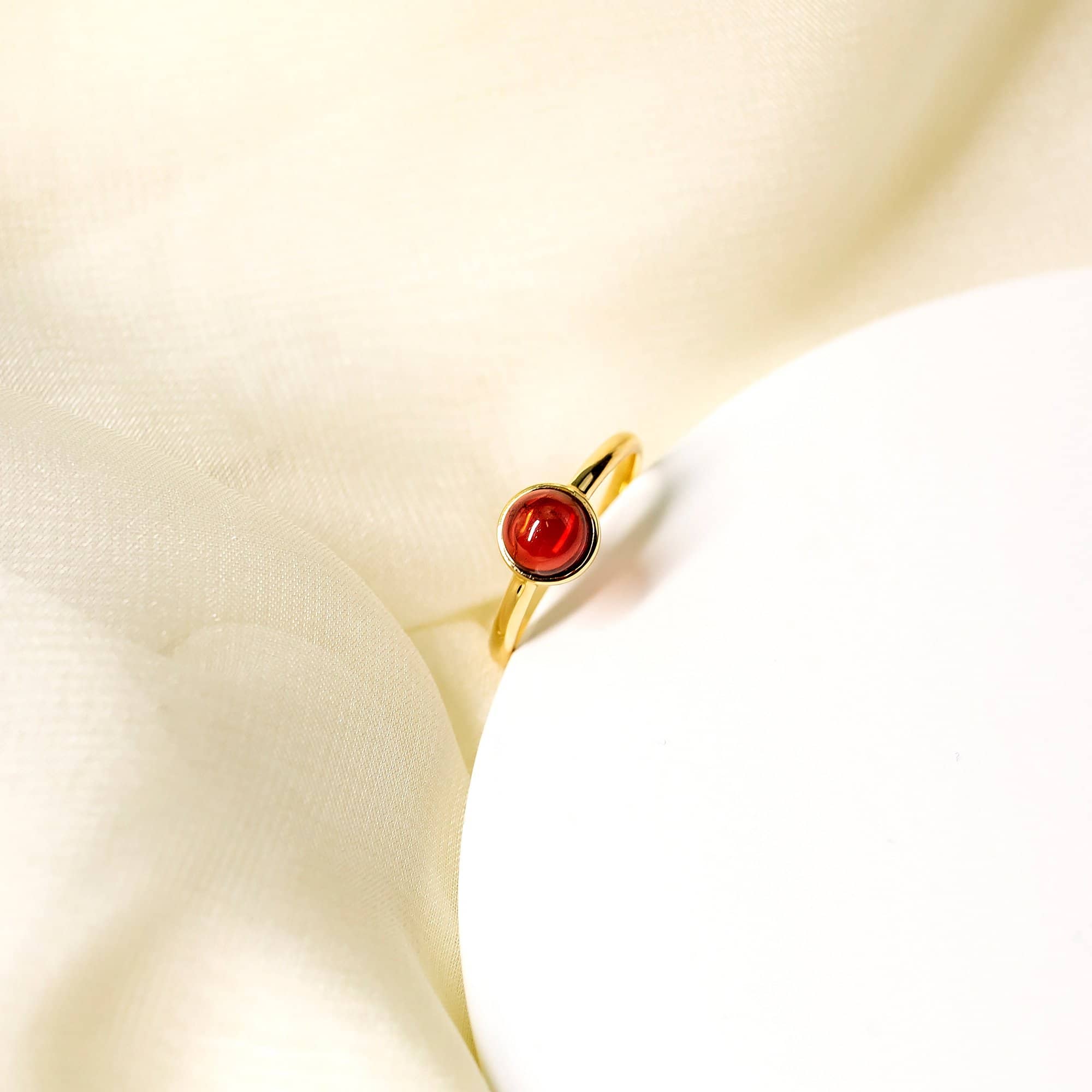 18K SOLID GOLD GARNET STACKABLE RING - Melbourne, Australia