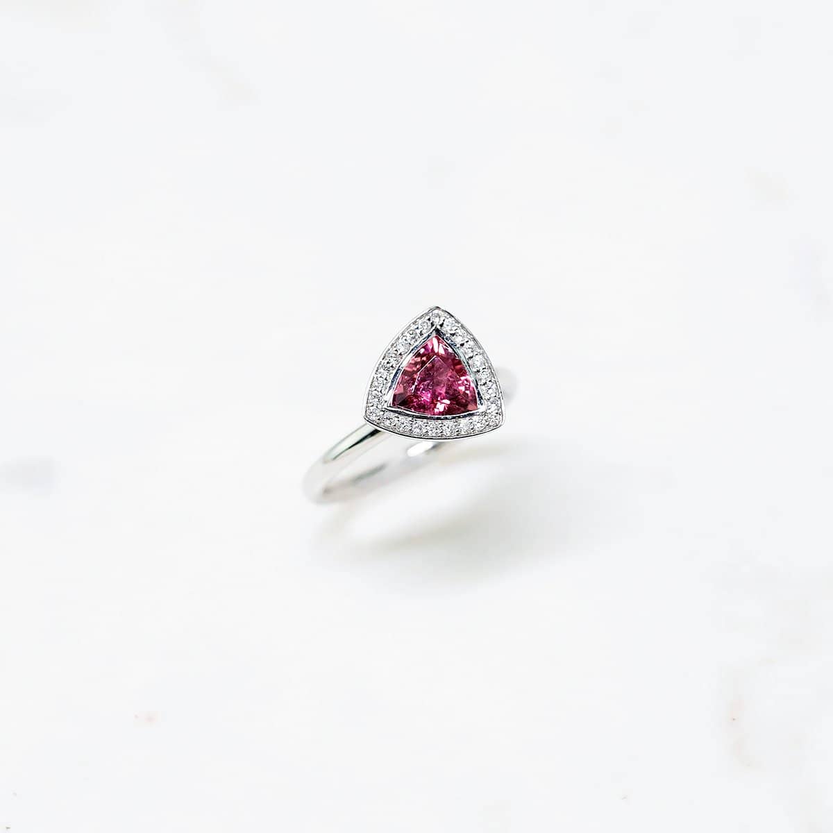 18K SOLID GOLD TOURMALINE AND DIAMOND ENGAGEMENT RING - Melbourne, Australia