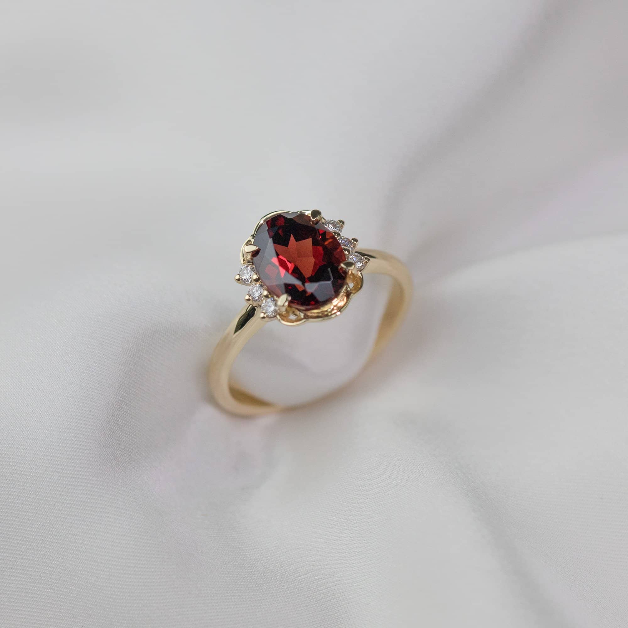 18k Solid Gold Oval Cut Garnet Engagement Ring - Melbourne, Australia