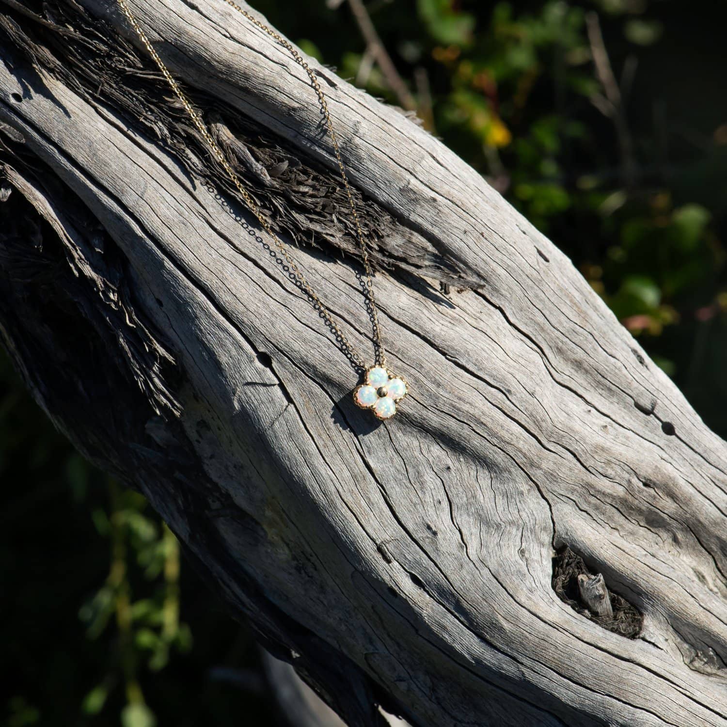 18k Solid Gold Australian  Opal Clover Necklace - Melbourne, Australia