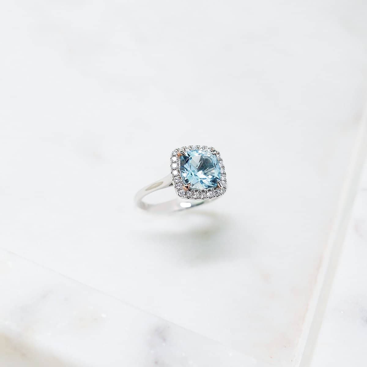 18K SOLID GOLD AQUAMARINE DIAMOND ENGAGEMENT RING - Melbourne, Australia