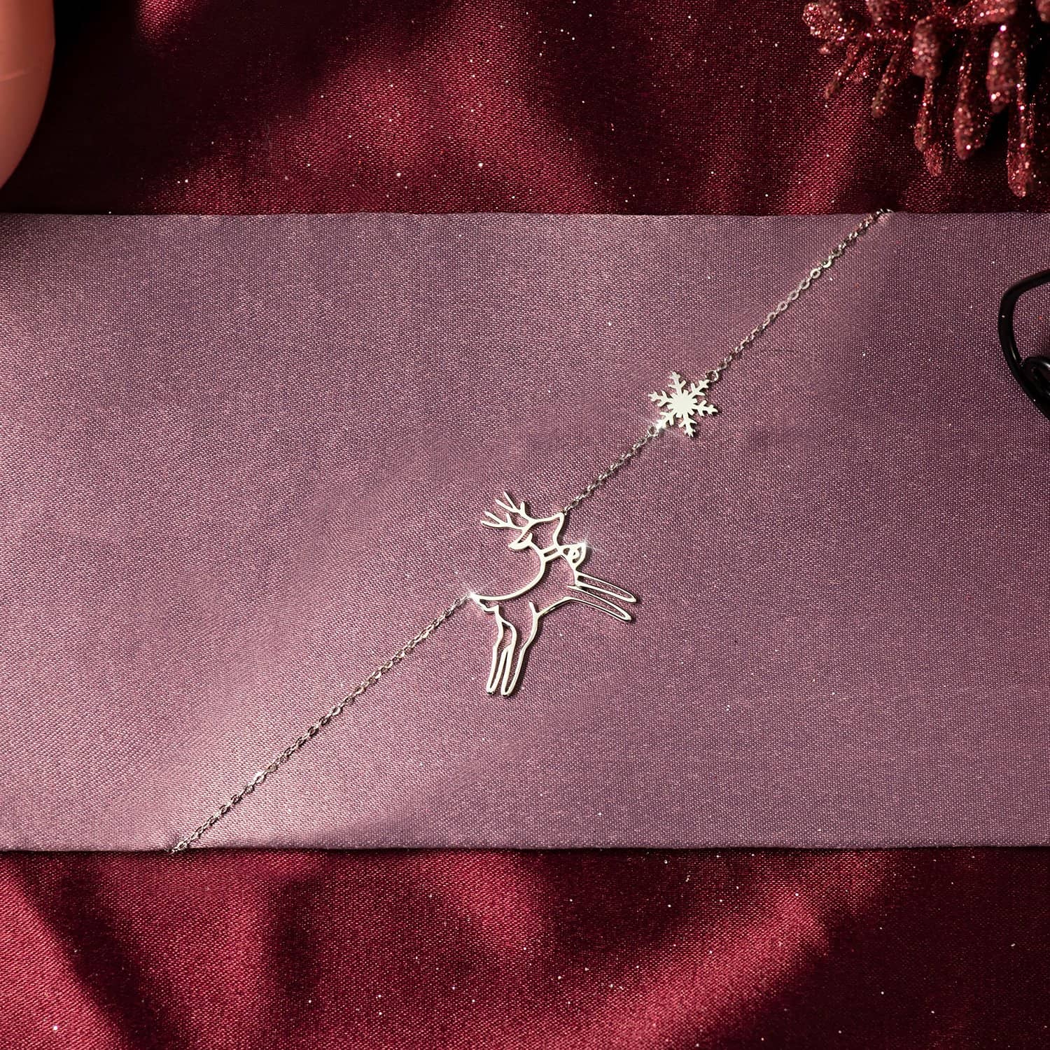 CHRISTMAS 18K SOLID GOLD DEER AND SNOWFLAKE NECKLACE - Melbourne, Australia