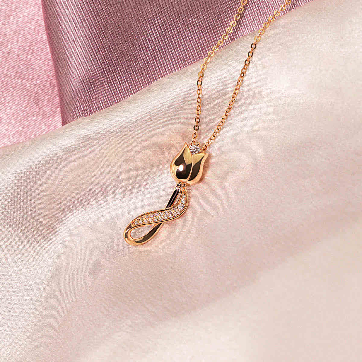 Tulip | Necklaces